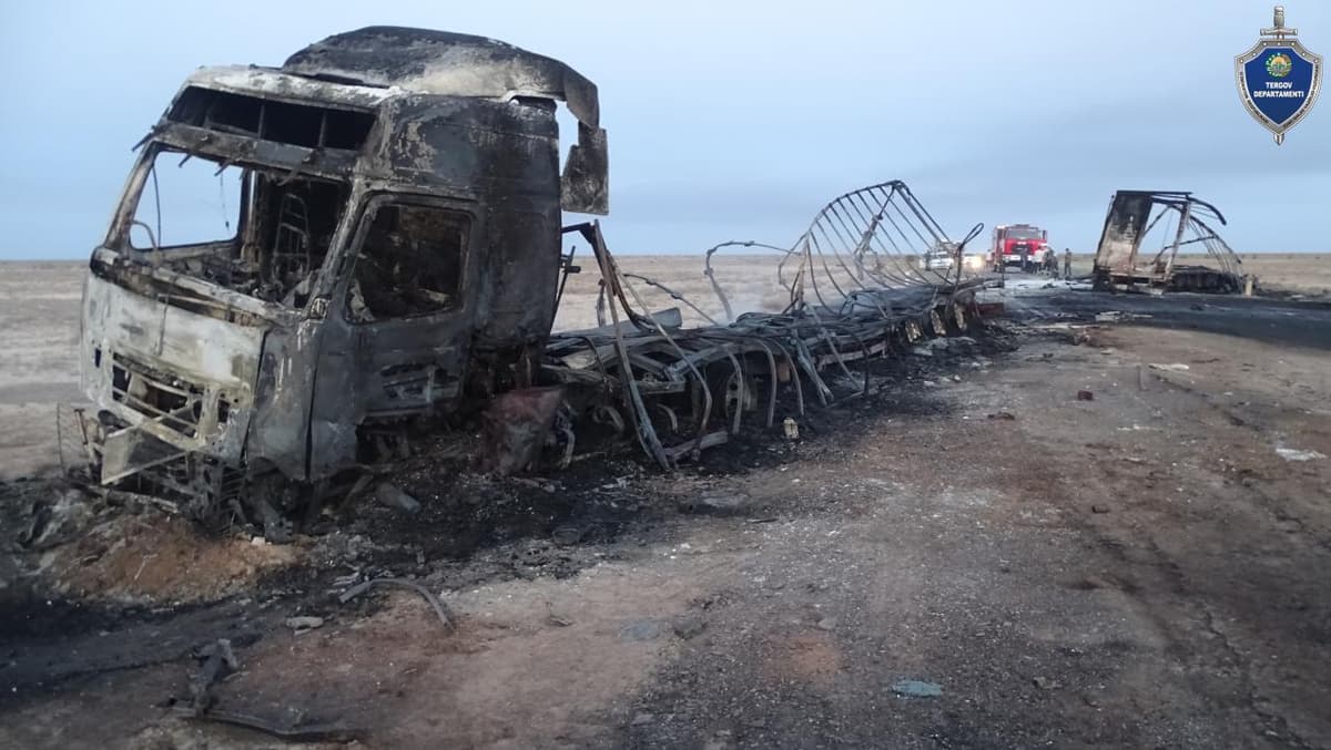 В ДТП в Жаслыке полностью сгорели два грузовика: погиб 26-летний водитель