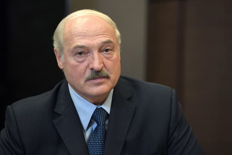 Лукашенко Украина, Литва ва Польша билан чегаралар ёпилишини эълон қилди