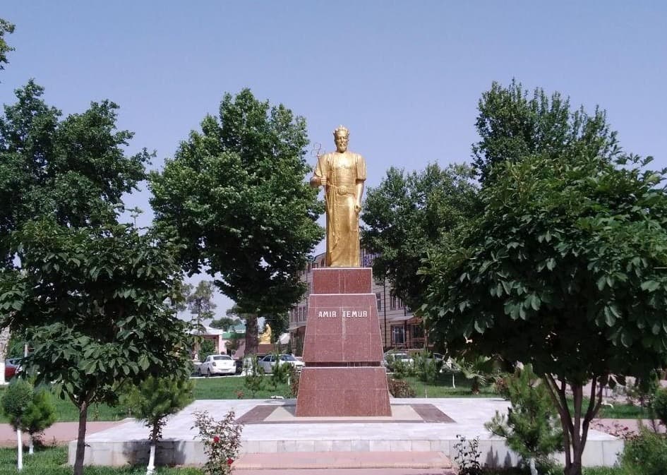 Памятник Амиру Тимуру в Денау вызвал шквал обсуждения. Председатель комитета Сената прокомментировал этот вопрос