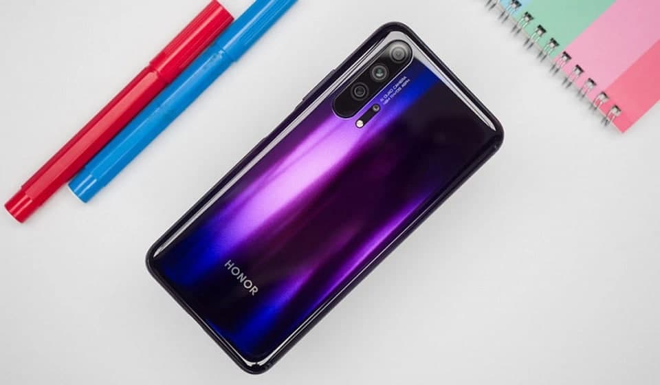 Huawei kompaniyasi Honor brendini sotadi