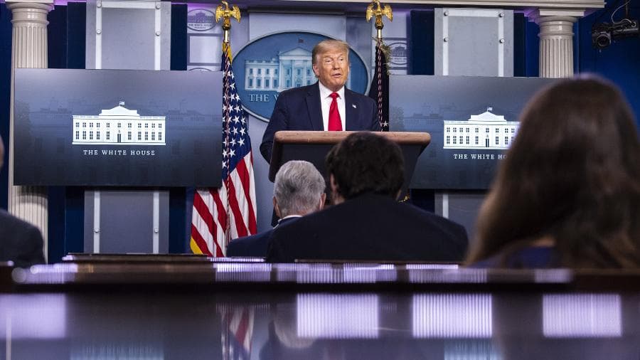 Трамп Эронга қарши санкциялар тикланишини эълон қилди 
