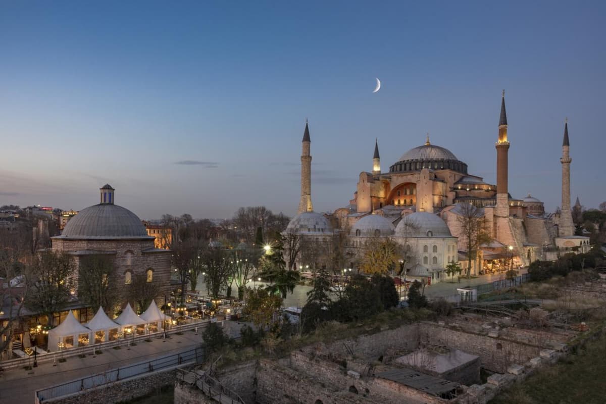 Istanbuldagi Ayo Sofiya muzey-ibodatxonasi masjidga aylantirildi