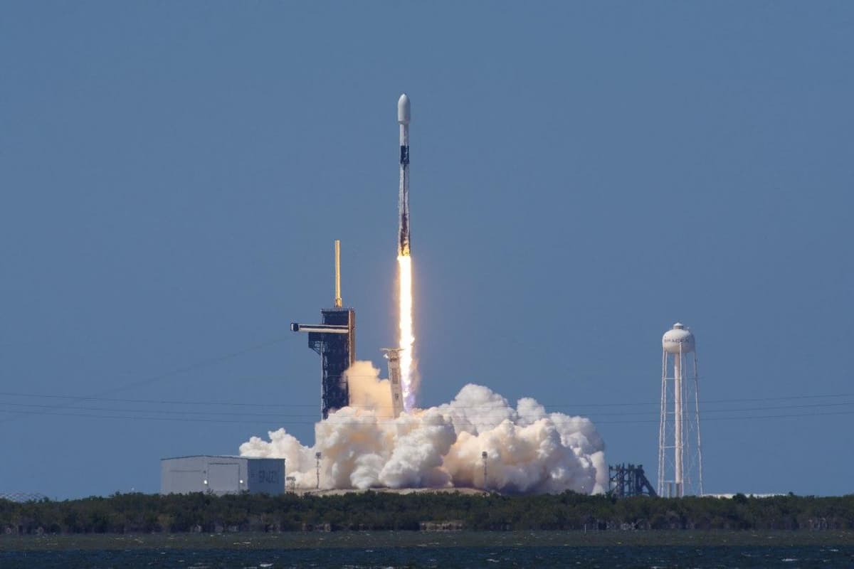 Space X yana 60ta Starlink sun'iy yo‘ldoshini orbitaga olib chiqdi. Ularning soni 420taga yetdi