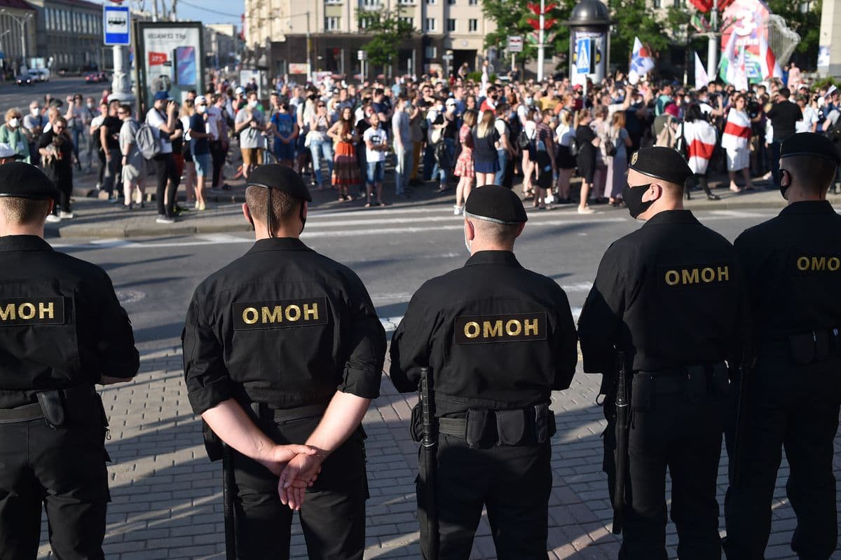 Belarusdagi norozilik namoyishlari ishtirokchilariga yirik jarimalar solinmoqda