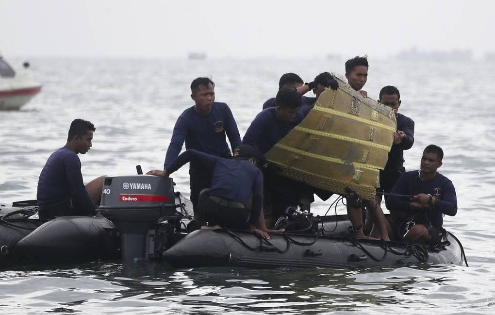 Indoneziyada halokatga uchragan Boeing kuchli turbulentlik hududiga tushgani ma'lum qilindi 