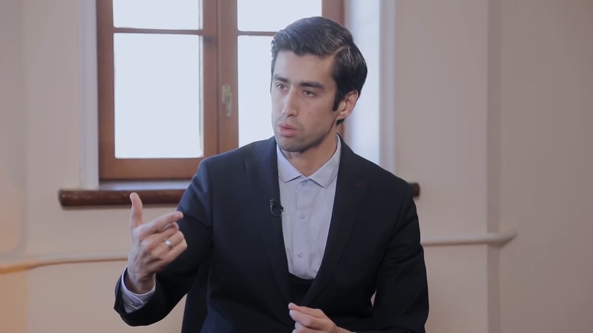 Бехруз Хамзаев отреагировал на заявление Мининноваций о клевете