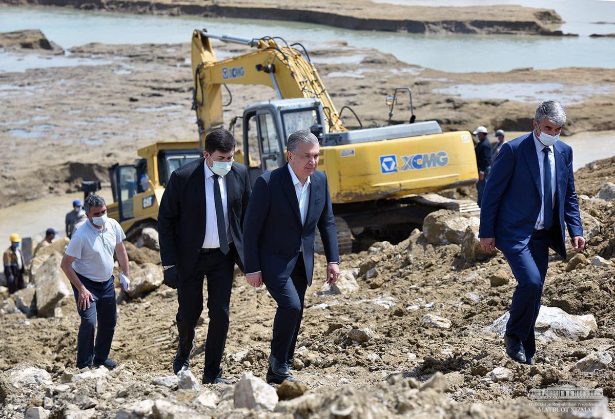 Shavkat Mirziyoyev Sardobada olib borilayotgan ishlarni ko‘zdan kechirdi