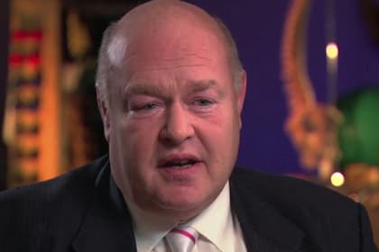 Britaniyalik taniqli jarroh uyida minglab odam suyaklari topildi