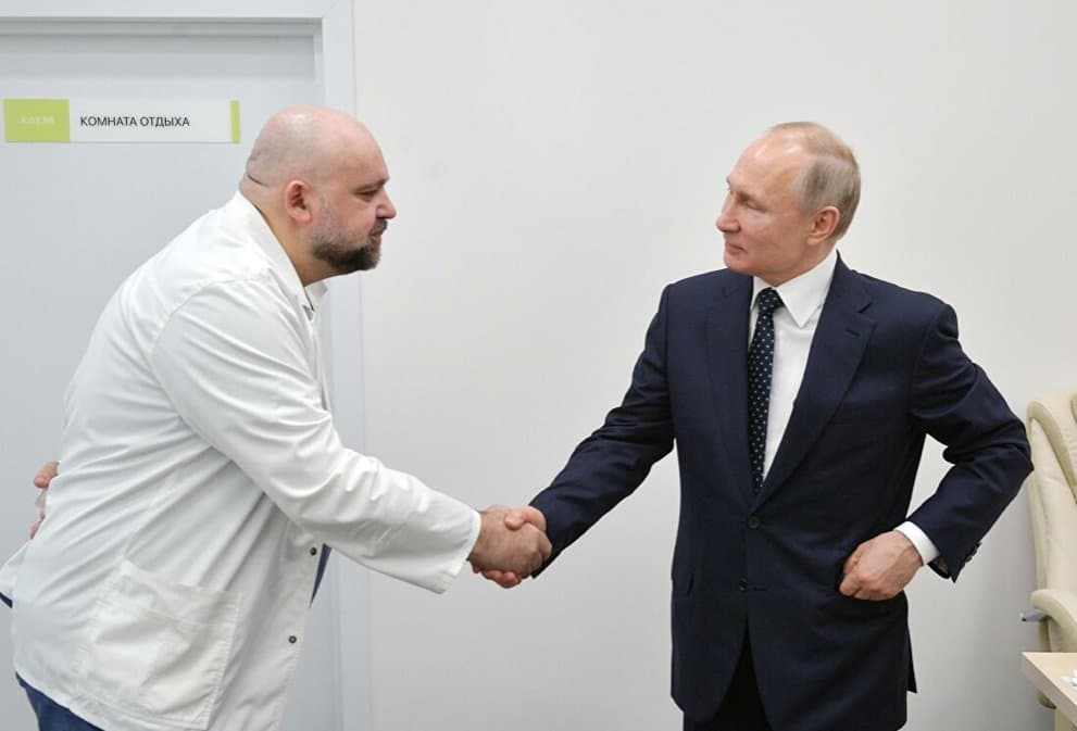 Kommunarkadagi kasalxona bosh vrachida virus aniqlandi. U Putin bilan ko‘rishgandi