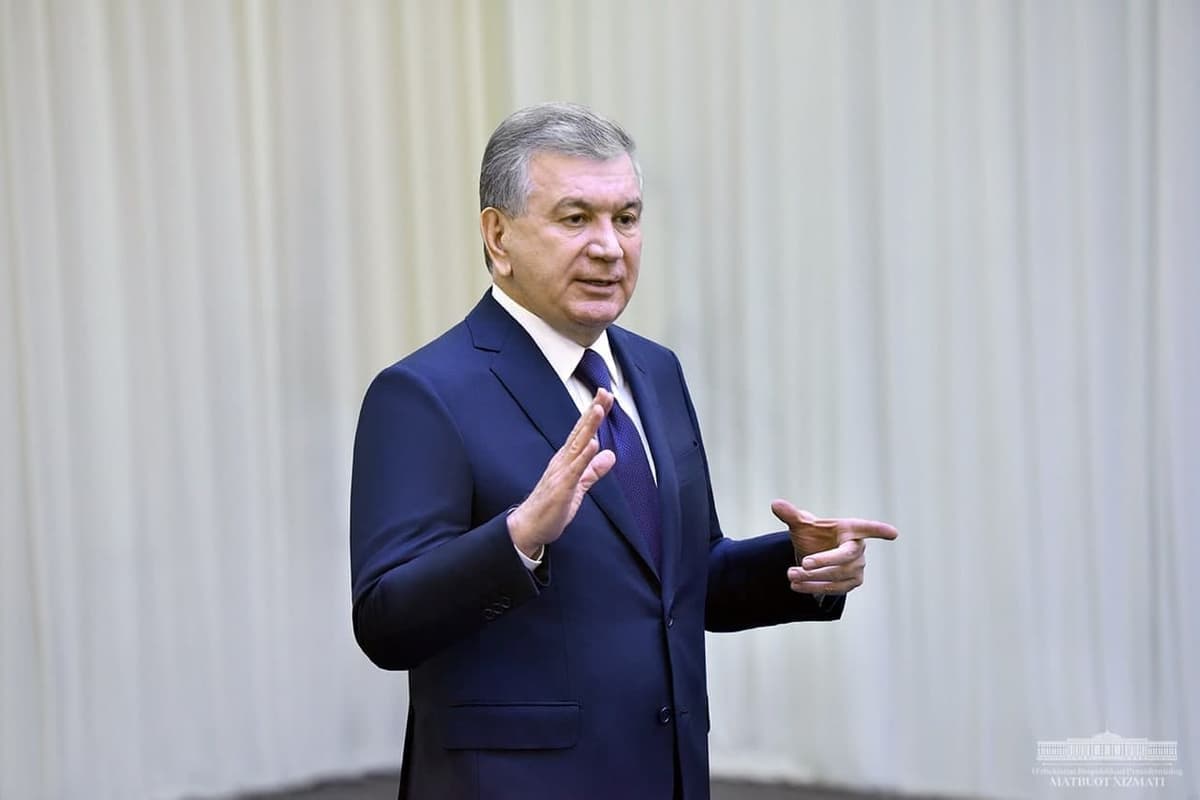 «Shifokor 1000 dollar olmasa, u qanday qilib bolalarini boqadi?» – prezident