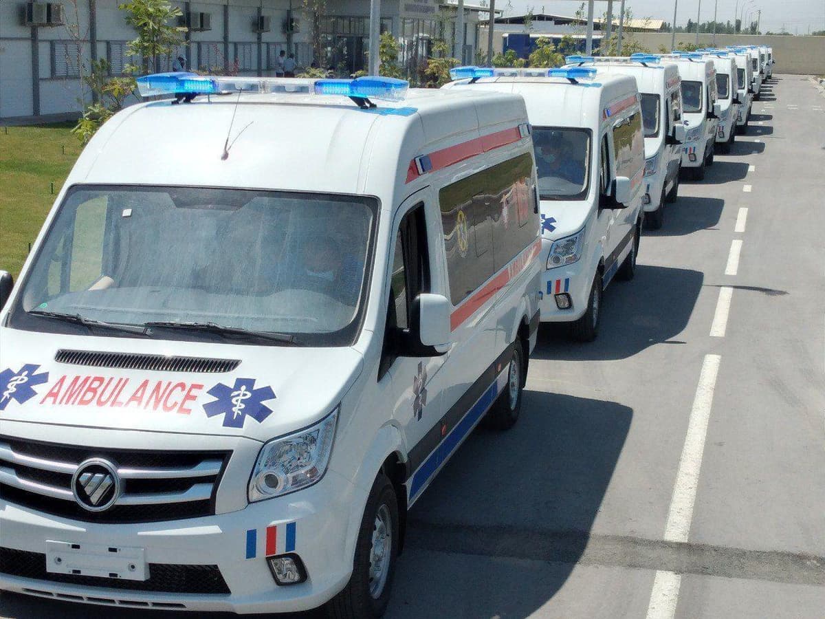 O‘zbekistonga koronavirusga chalinganlarni tashishga mo‘ljallangan reanimobillar olib kelindi