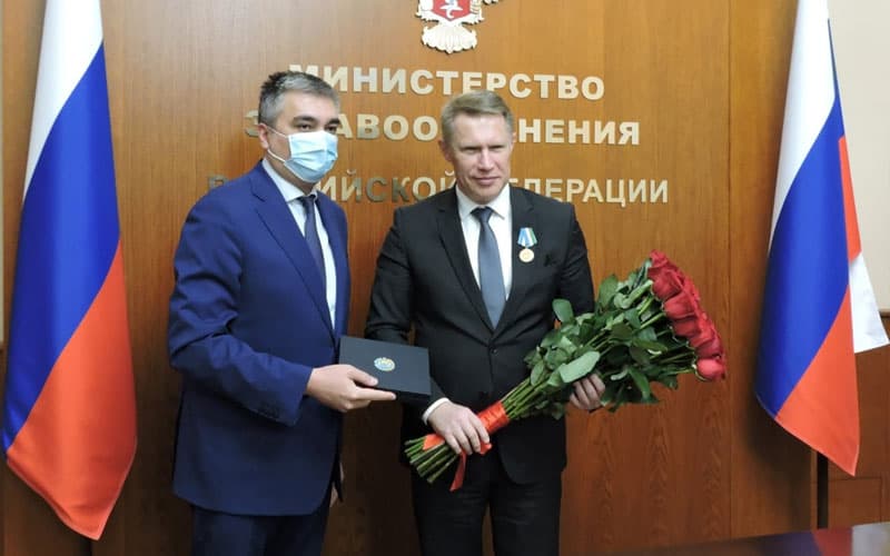 Shavkat Mirziyoyev Rossiya sog‘liqni saqlash vazirini «Mehr-saxovat» ko‘krak nishoni bilan taqdirladi