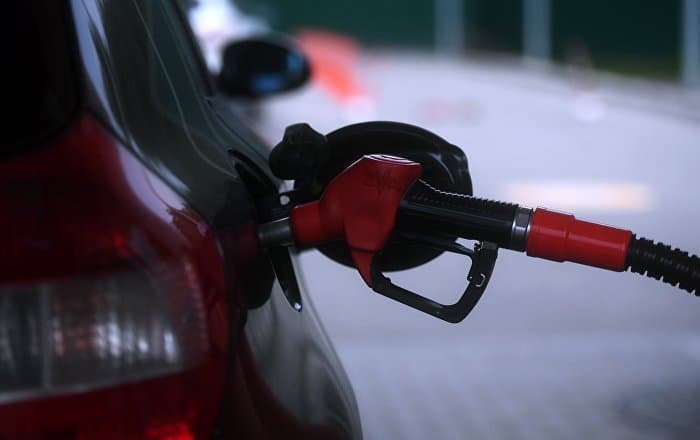 Birjada AI-80 benzini yangi tartibda sotila boshlandi