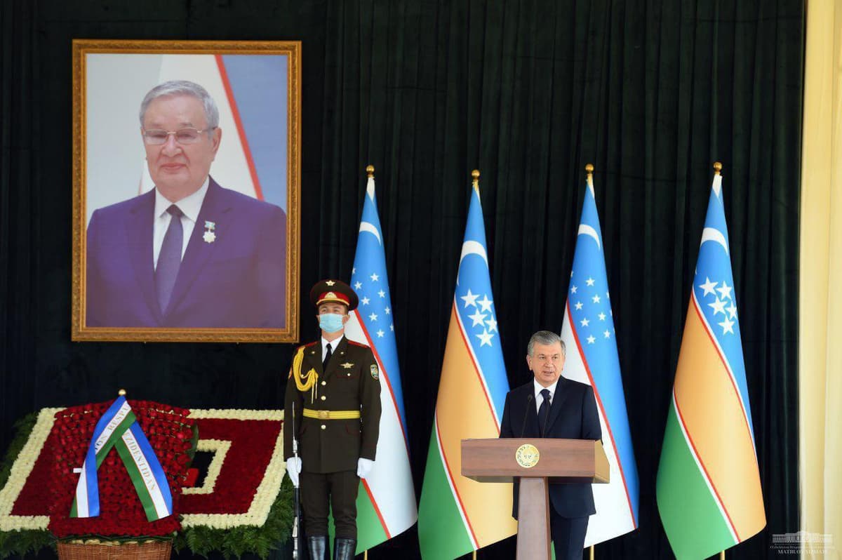 Shavkat Mirziyoyev Nukusda Musa Yerniyazov vafoti munosabati bilan o‘tkazilgan ta'ziya marosimida nutq so‘zladi (video)