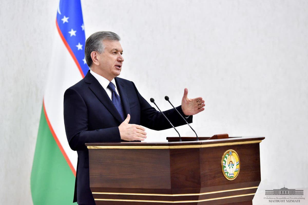 Мирзиёев поблагодарил узбекистанцев за соблюдение правил карантина