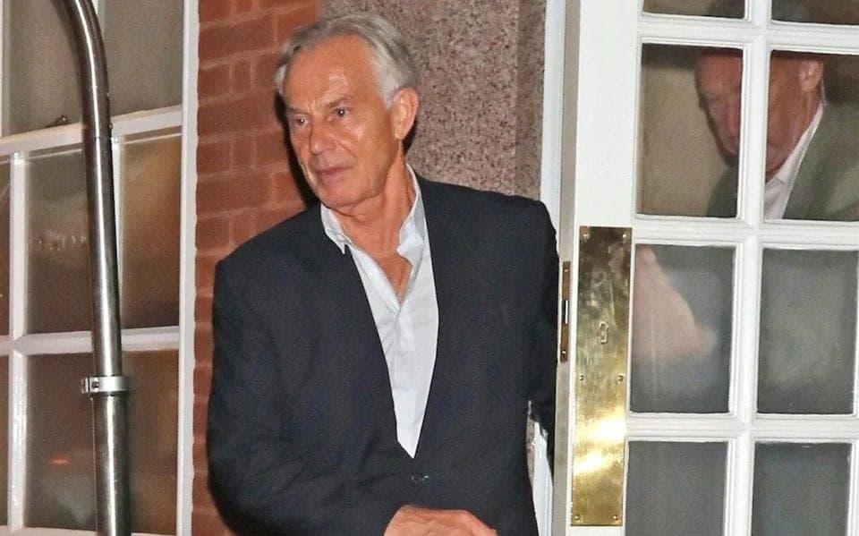Britaniyaning sobiq bosh vaziri karantinni buzishda ayblandi 