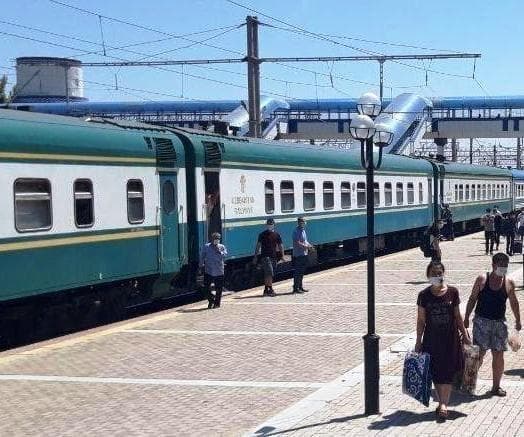 Samaradan 922 nafar o‘zbekistonlik poyezdda Samarqandga olib kelindi
