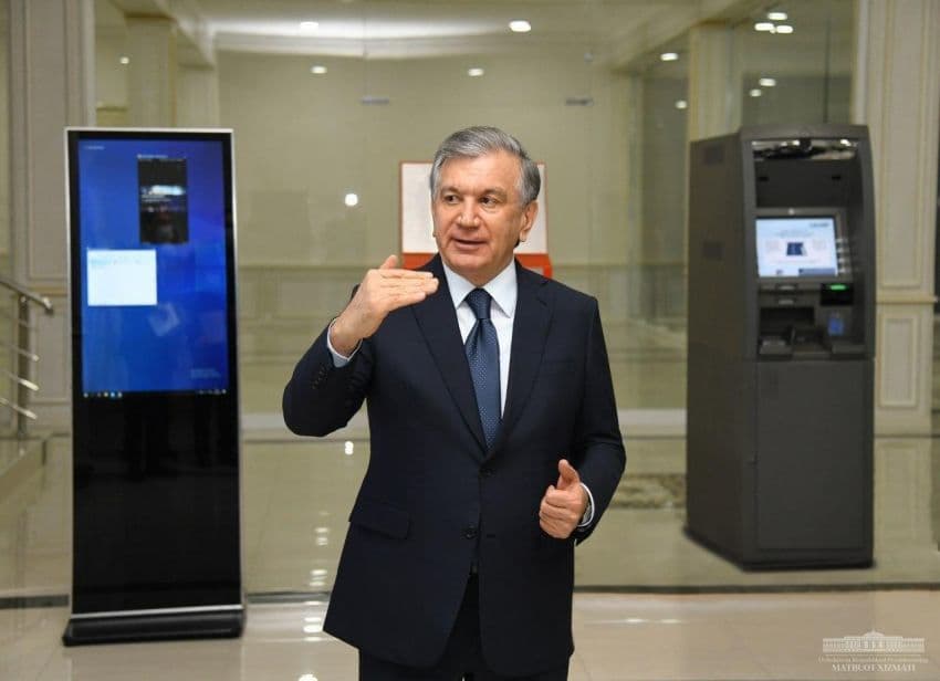 Shavkat Mirziyoyev Andijondagi «Zamonaviy qishloq» loyihasi bilan tanishdi