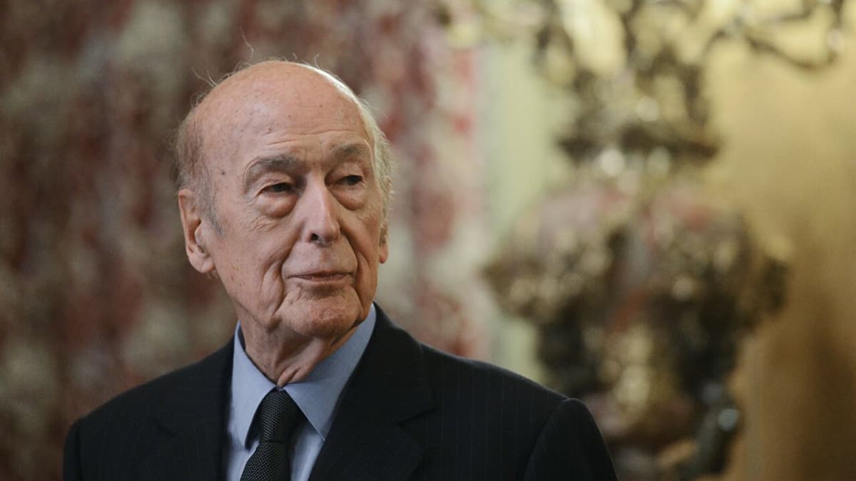 Fransiyaning sobiq prezidenti Jiskar d'Esten 95 yoshida vafot etdi