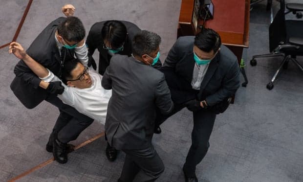 Hongkong: Xitoy ma'muriyati va muxolifat to‘qnashuvi davom etmoqda