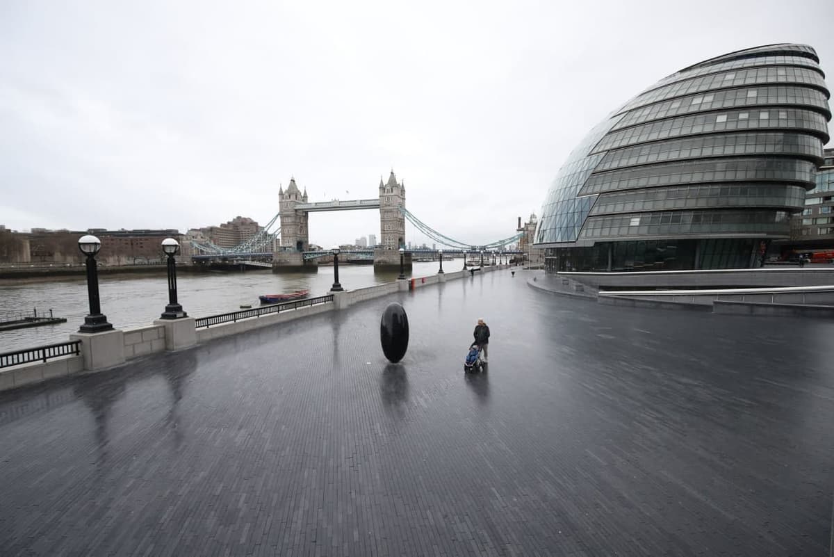 Londonda favqulodda holat e'lon qilindi. Shaharning har o‘ttizinchi fuqarosi koronavirus yuqtirgan