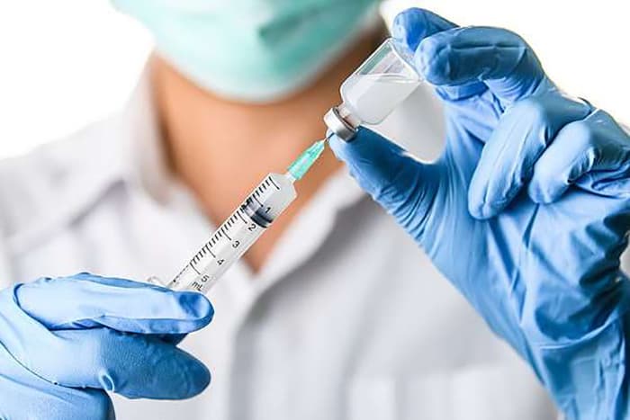 Стало известно, кто в Узбекистане получит бесплатную вакцину от гриппа и пневмонии