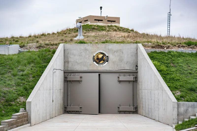 Amerikada koronavirusning ikkinchi to‘lqinidan oldin bunkerlar savdosi oshdi