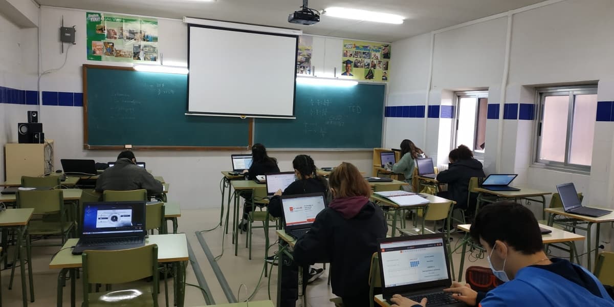 В Мадриде изобрели платформу, которая помешает ученикам списывать на онлайн-экзаменах