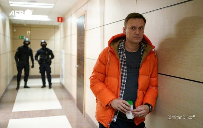 Алексей Навальний заҳарланиш ташхиси билан реанимацияга тушди