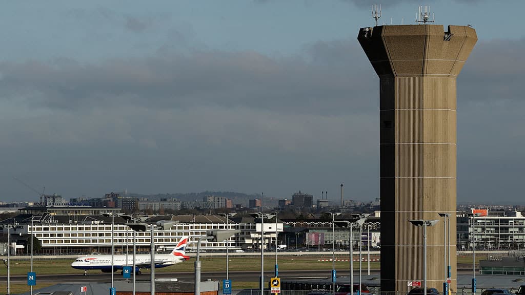 Hitrou tarixda ilk bor Yevropaning eng yirik aeroporti maqomini yo‘qotdi