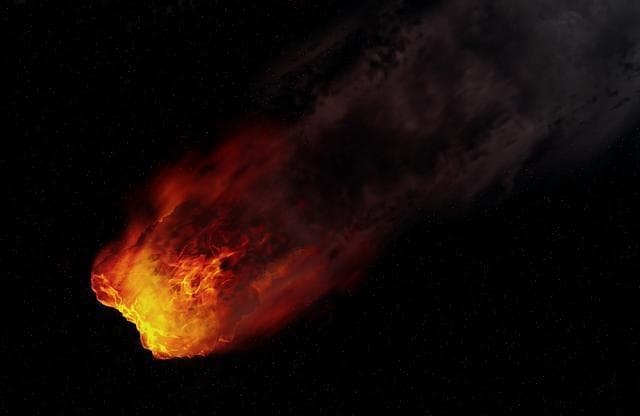 Turkiya osmonida yirik meteorit portladi (video)