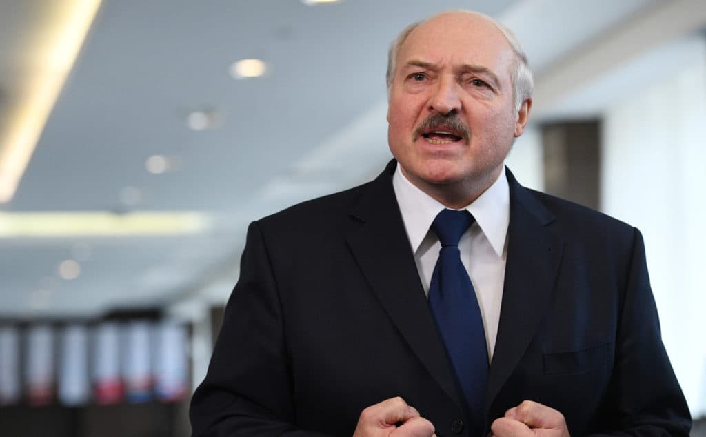 Лукашенко: российские тесты на коронавирус «ни к черту» не годятся