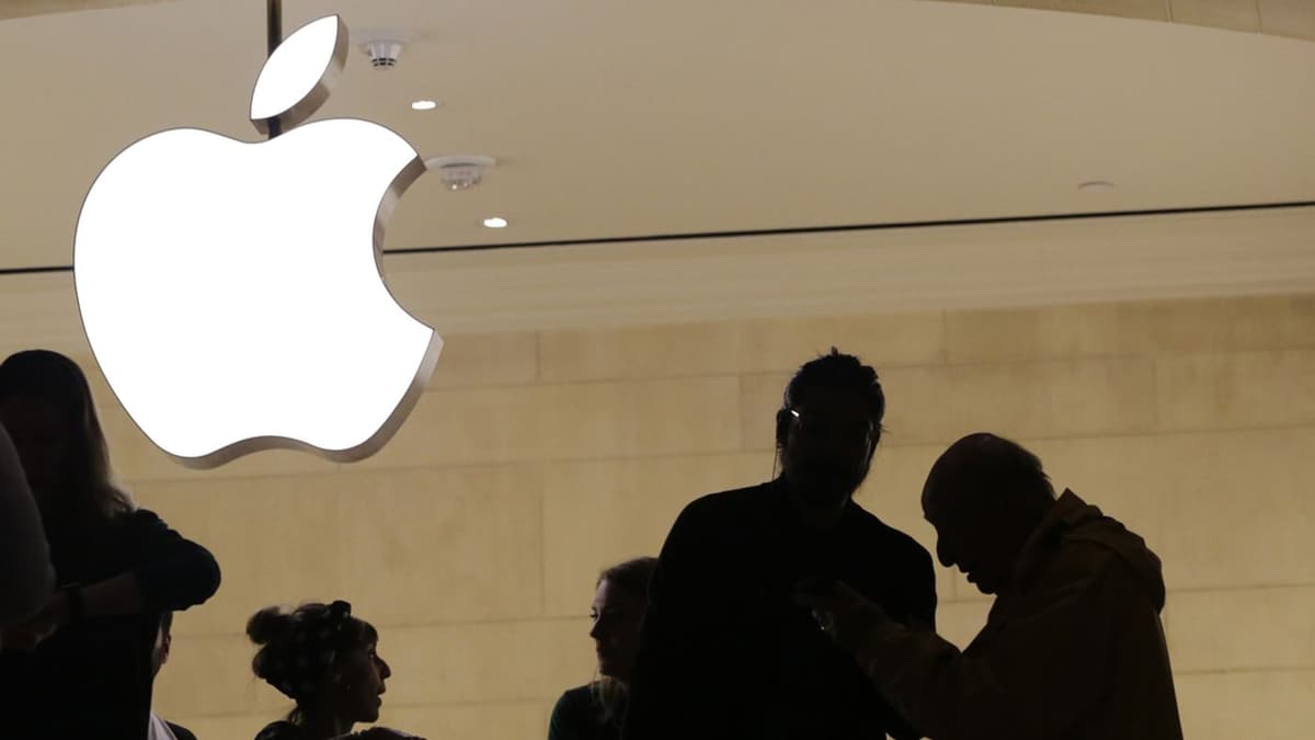 Apple стала компанией с капитализацией в $2 трлн