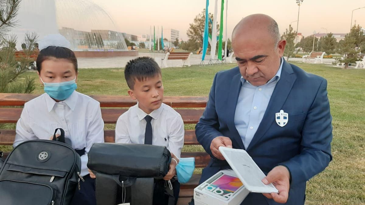 Chiqindi yig‘ib onasini boqayotgan bolaga uy beriladigan bo‘ldi