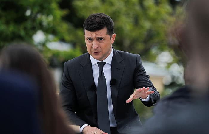 Hayotning kinodan farqi. Zelenskiyning taxtdagi bir yili qanday o‘tdi?