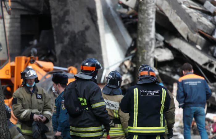 Orexovo-Zuyevo shahridagi gaz portlashi natijasida bir necha qavatli uy pod'yezdi quladi