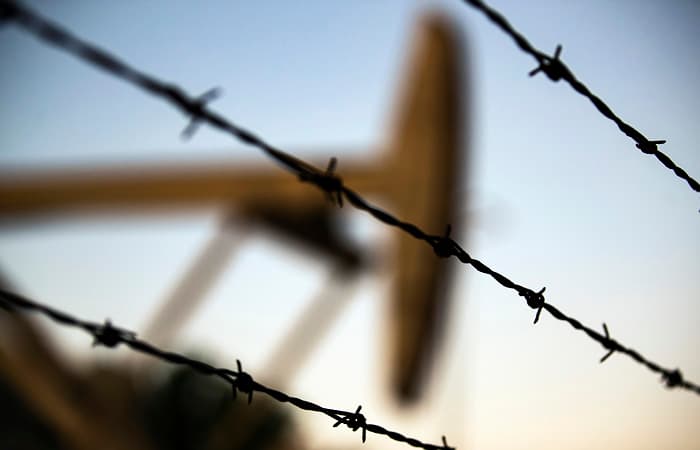 Тарихий қулаш. Нефтнинг бир баррели нолдан қуйига тушди