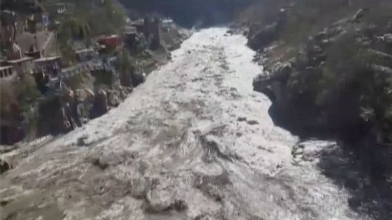 Hindistonda muz ko‘chishi: 125 kishi bedarak yo‘qoldi
