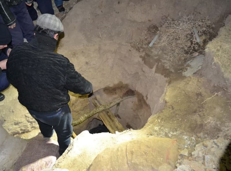 Jizzaxda oltinli ruda qazib olayotgan fuqarolarni tosh bosib qoldi, 2 kishi vafot etdi