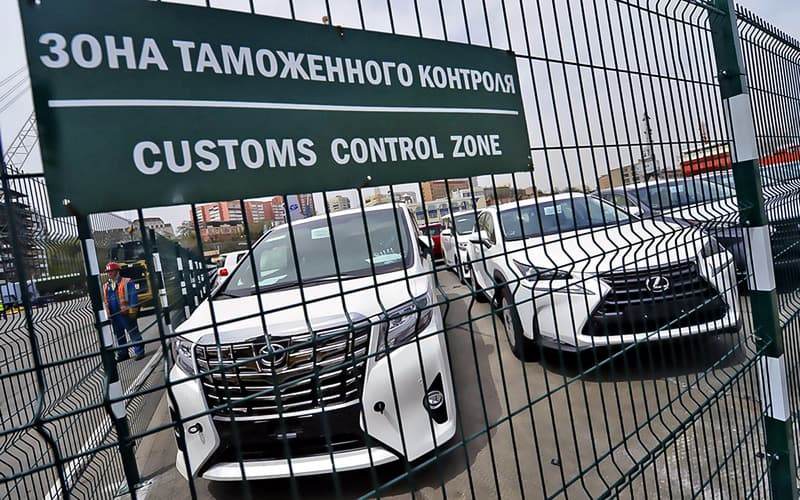 В Узбекистане изменили порядок таможенного оформления автотранспорта 