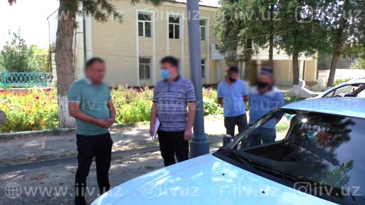 Samarqandda IIB xodimiga 4000 dollarga yaqin pulni pora tariqasida bergan fuqaro qo‘lga olindi