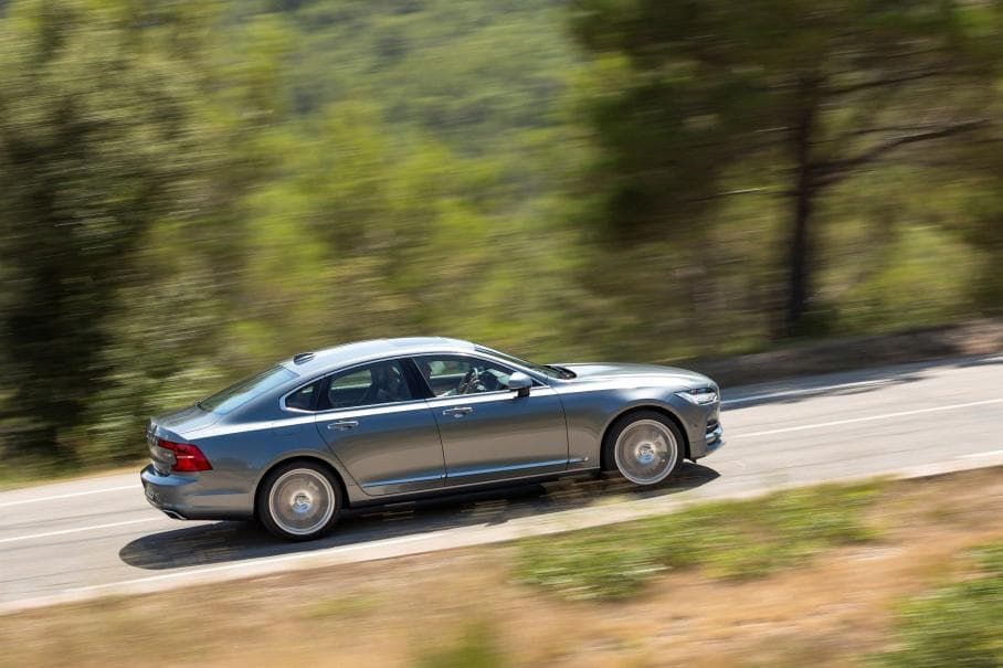 Volvo тезлиги чекланган автомобиллар ишлаб чиқара бошлади