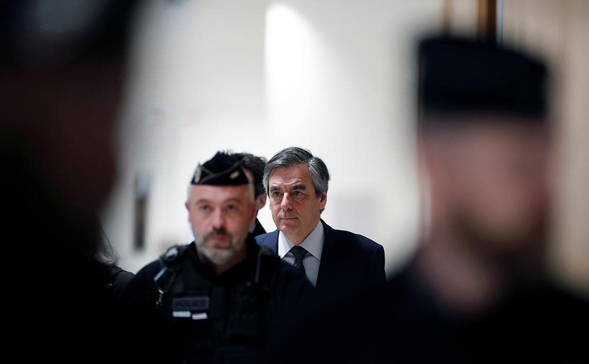 Экс-премьер Франции Франсуа Фийон приговорен к пяти годам лишения свободы