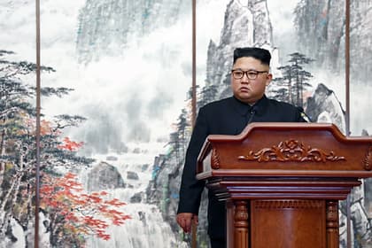 ОАВ Шимолий Корея етакчиси ўз вилласида коронавирусдан яширинаётганини маълум қилди 
