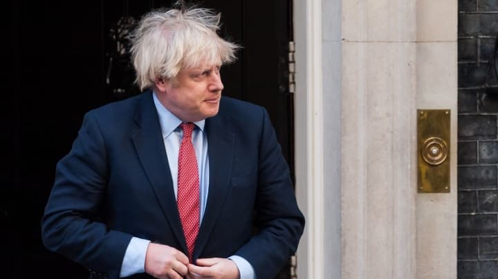 Boris Jonson Hongkongning 3 mln fuqarosiga Britaniyada yashash huquqini berishga tayyorligini aytdi