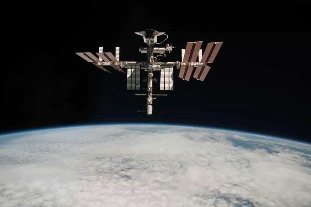 Amerikalik astronavt koronavirusning Xalqaro koinot stansiyasiga tushishi ehtimolini baholadi