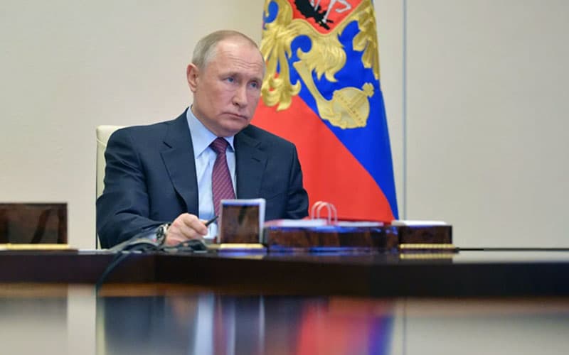 Путин не поздравил Байдена с победой на выборах. Песков объяснил, почему