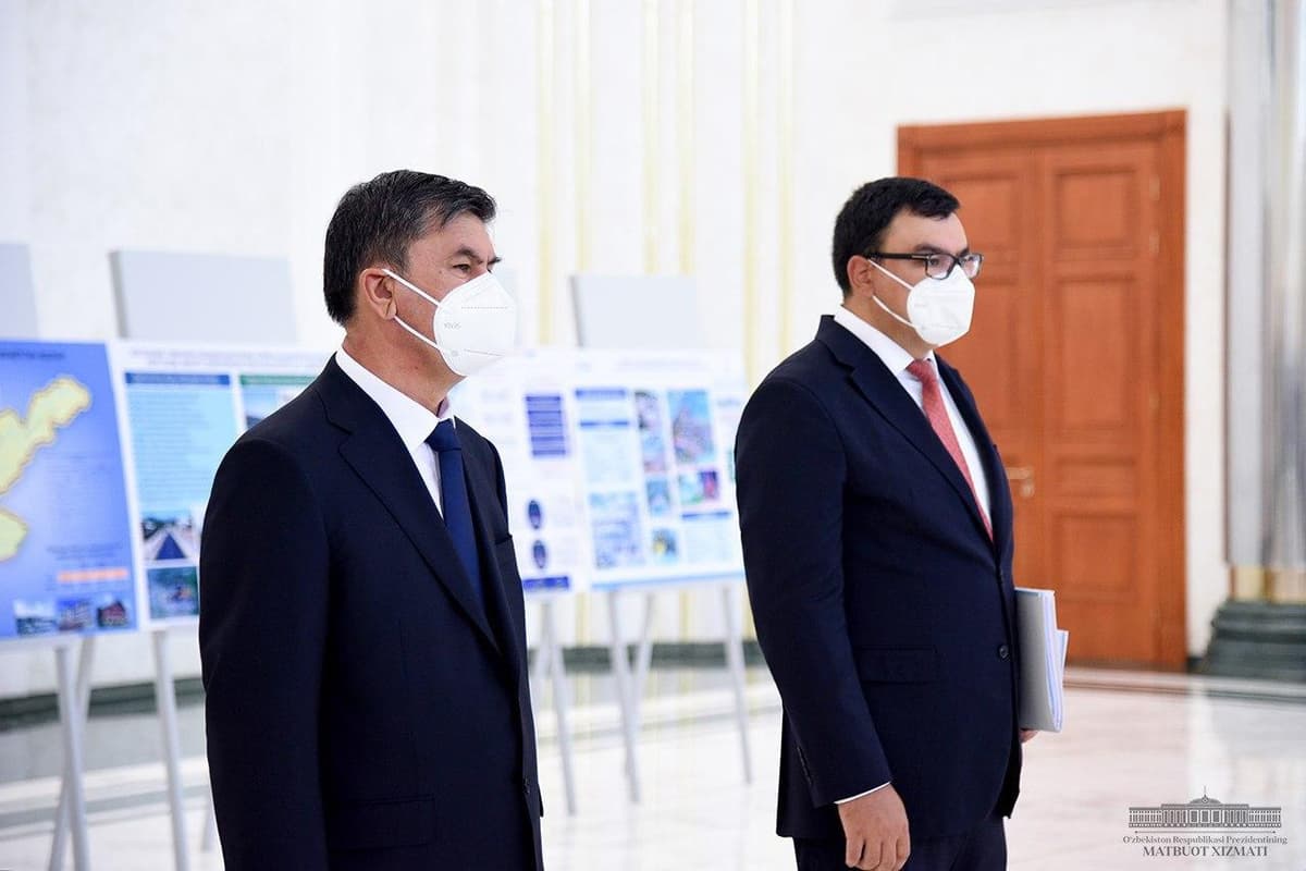 Shavkat Mirziyoyev entrusts parallel management of Bostanlyk district to Aziz Abdukhakimov