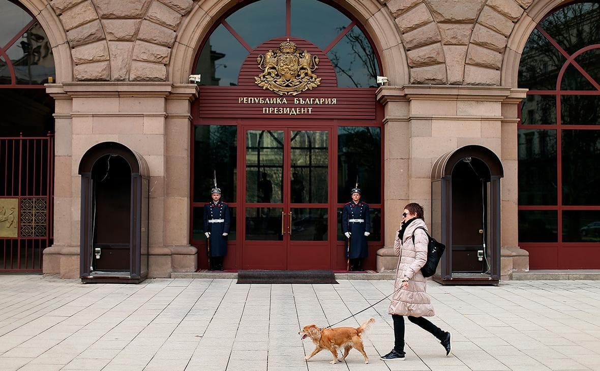 Maxsus xizmatlar xodimlari Bolgariya prezidenti ma'muriyati binosida tintuv o‘tkazmoqda