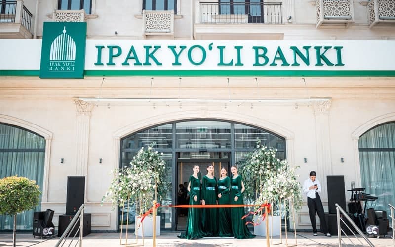 Toshkentda «Ipak Yo‘li» bankining yangi zamonaviy bank xizmatlari markazi va aloqa markazi ochildi